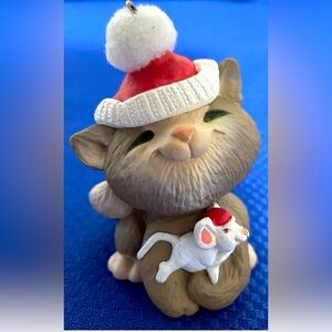 1987 VINTAGE Hallmark “Christmas Cuddle” Cat Mouse handcrafted Ornament!